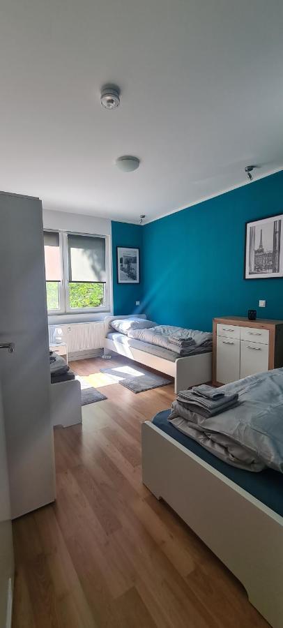 Schoene 2 Zimmer Apartment In Krefeld City, Monteur Wohnung Netflix & Prime Dış mekan fotoğraf